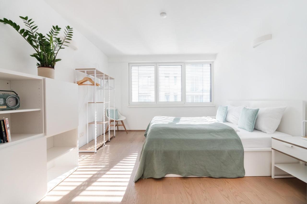 Immersed Into Vienna's Life And Yet A Retreat, Minimum 30 Nights Apartment Wien